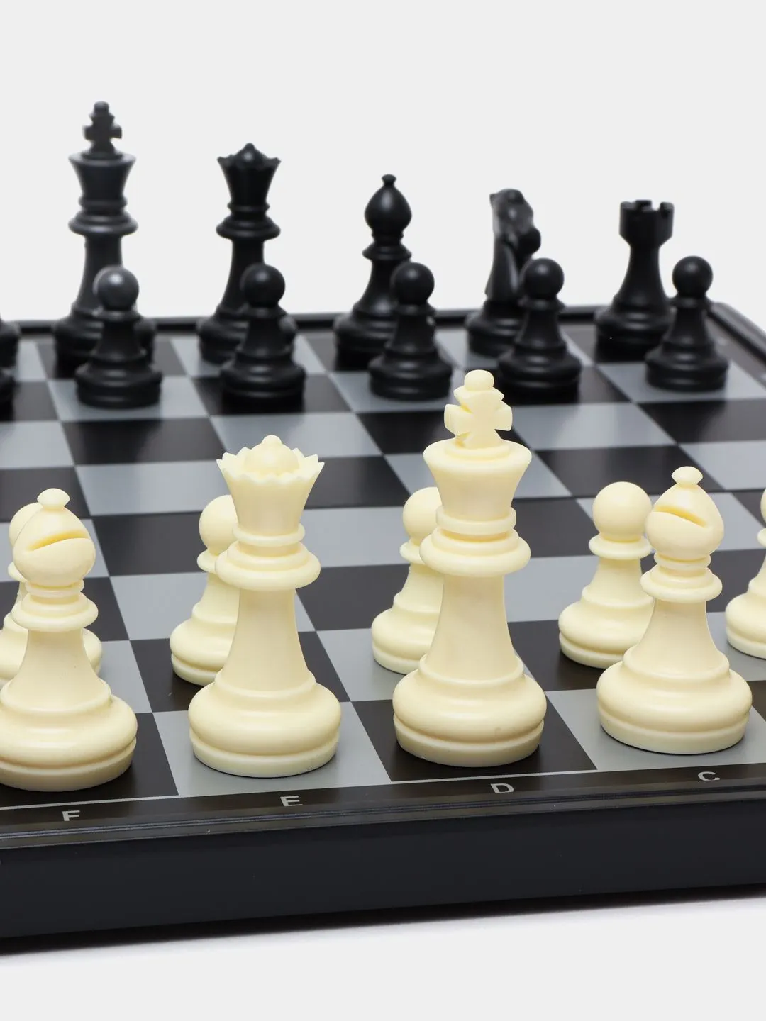 картинка Магнитные шахматы, 32 * 32 см от магазина igrushka.uz