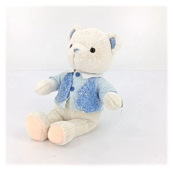 картинка Белый медведь в одежде 48см от магазина igrushka.uz