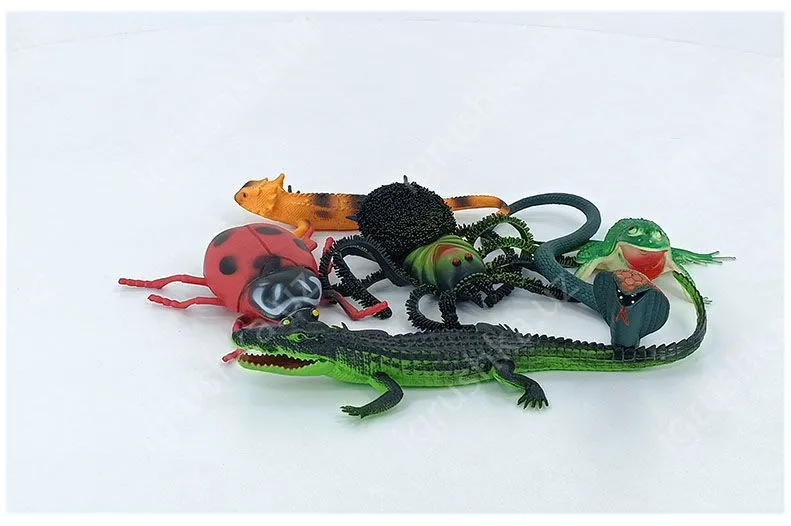 картинка  Фигурки животных "Рептилии" Natural World 8-18 см. / 6 шт. от магазина igrushka.uz